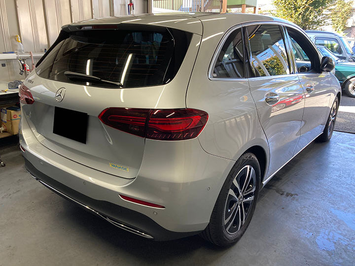 令和6年ベンツBクラスのカーフィルム施工後の右後ろ
